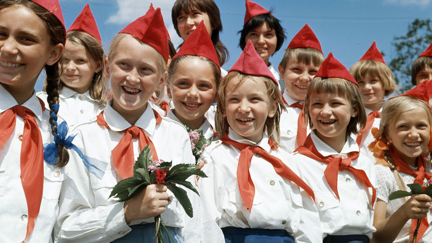 1 მაისი - ხანმოკლე ბავშვობის ნოსტალგია თუ მსოფლიო მშრომელთა დღე ?