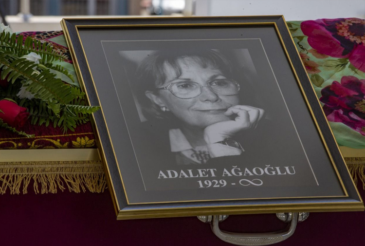 Adalet Ağaoğlu Uğurlandı.