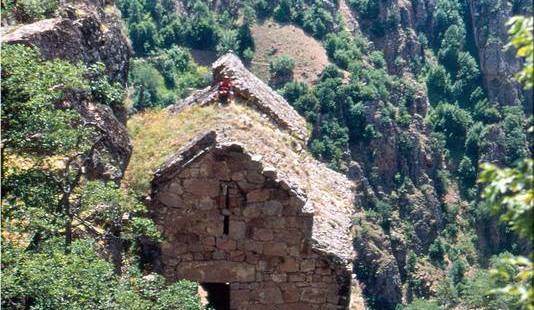 შუა საუკუნეების ქართული ეკლესია და მონასტერი