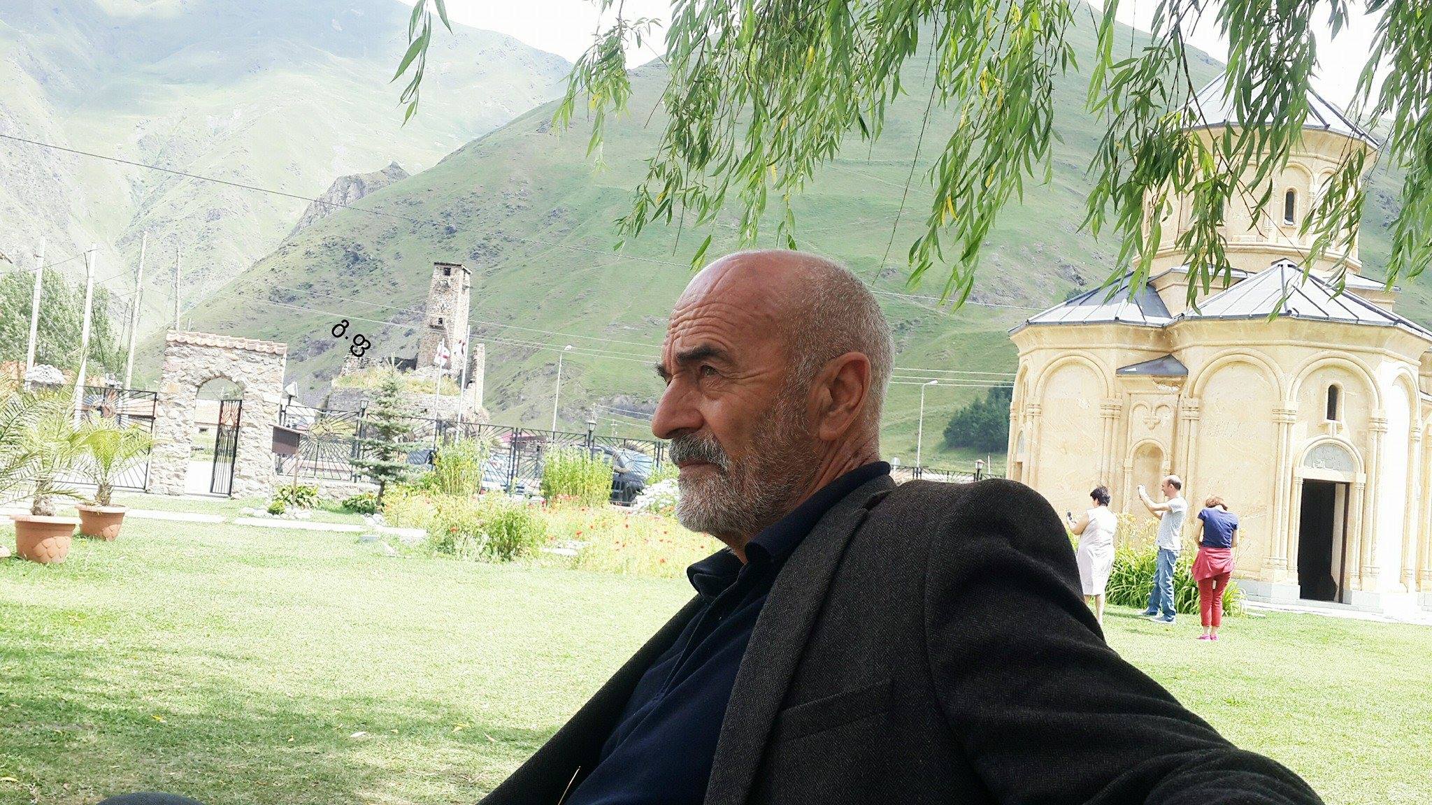Tariel KHARKHELAURİ