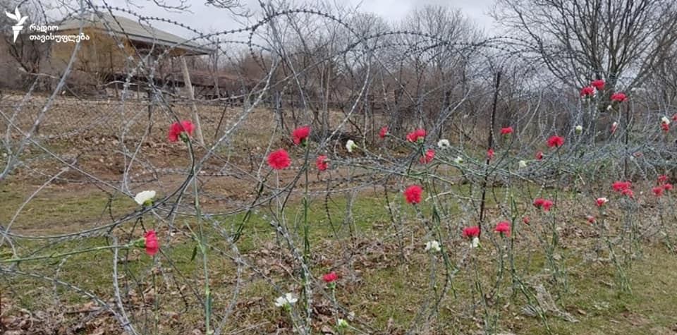 Gürcistan, Rus İşgaline Kaşı Sembol  Direnişçinin Yasını Tutuyor