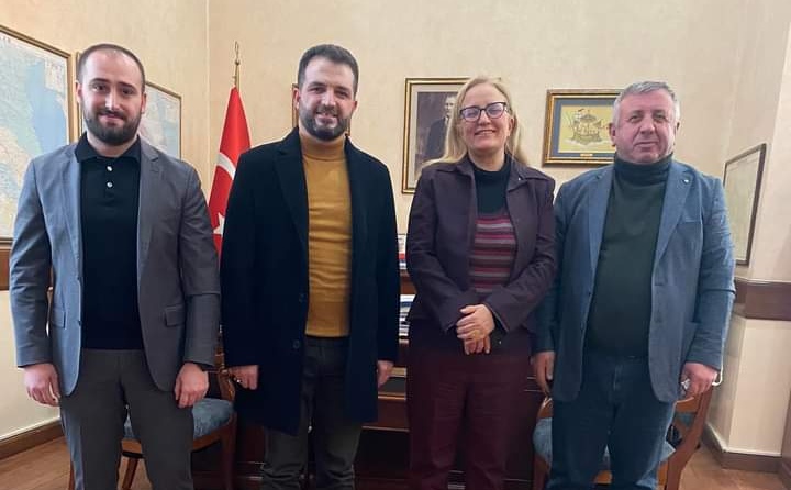 MARGÜFED GENEL BAŞKANI ÖMER FARUK DEMİRTAŞ VE BERABERİNDEKİ HEYET TİBİLİSİ BÜYÜKELÇİMİZ FATMA CEREN YAZGANI'I MAKAMINDA ZİYARET ETTİLER