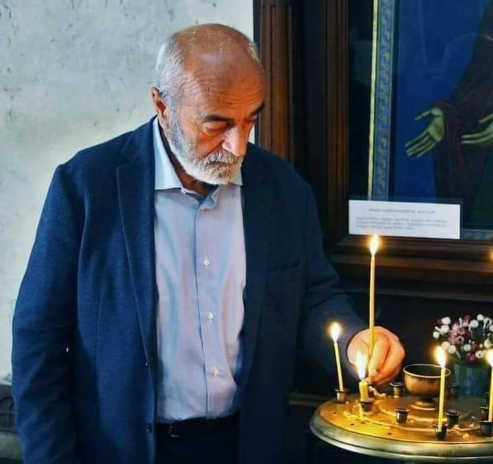 Tariel KHARKHELAURİ: გილოცავთ შობის დღესასწაულს!