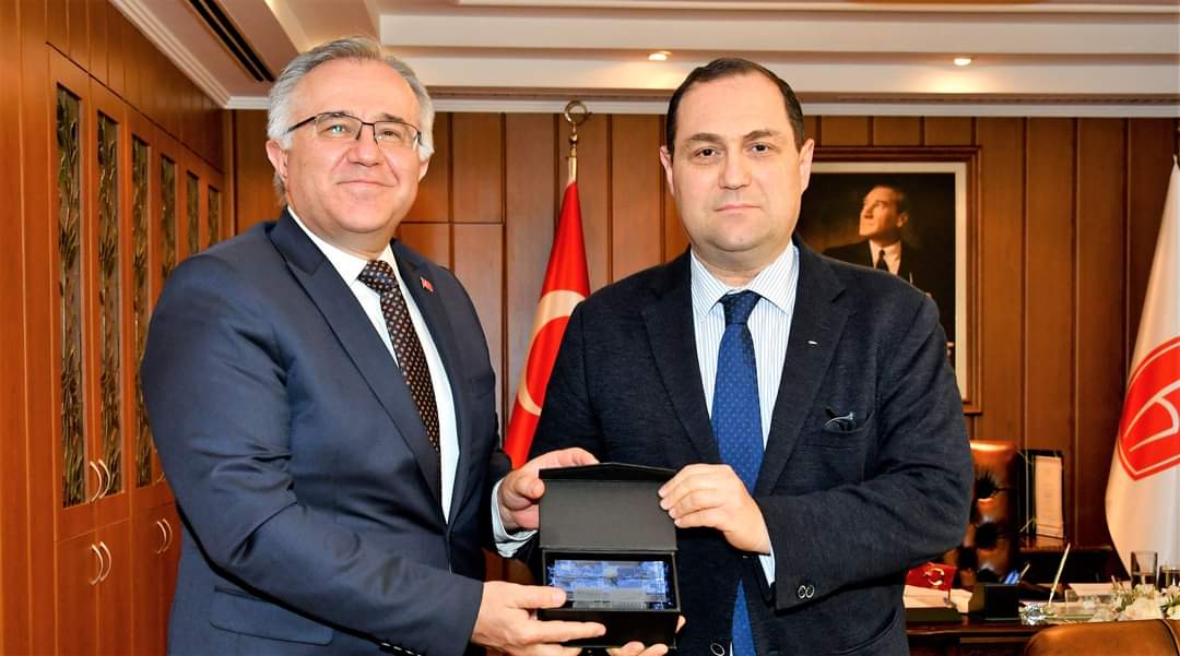 Giorgi Janjgava Hacettepe Universite Rektörü Prof. Dr. Mehmet Cahit Güran'ı makaminda ziyaret etti