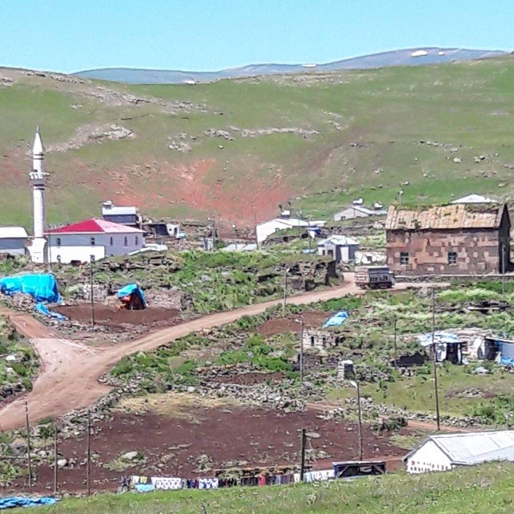 BİR SÖZLÜK DENEMESİ - ÇAİSİ / KAYABEYİ