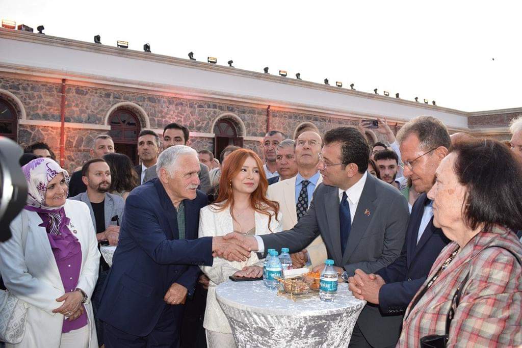 Süleyman Çelebi: Arİstanbul