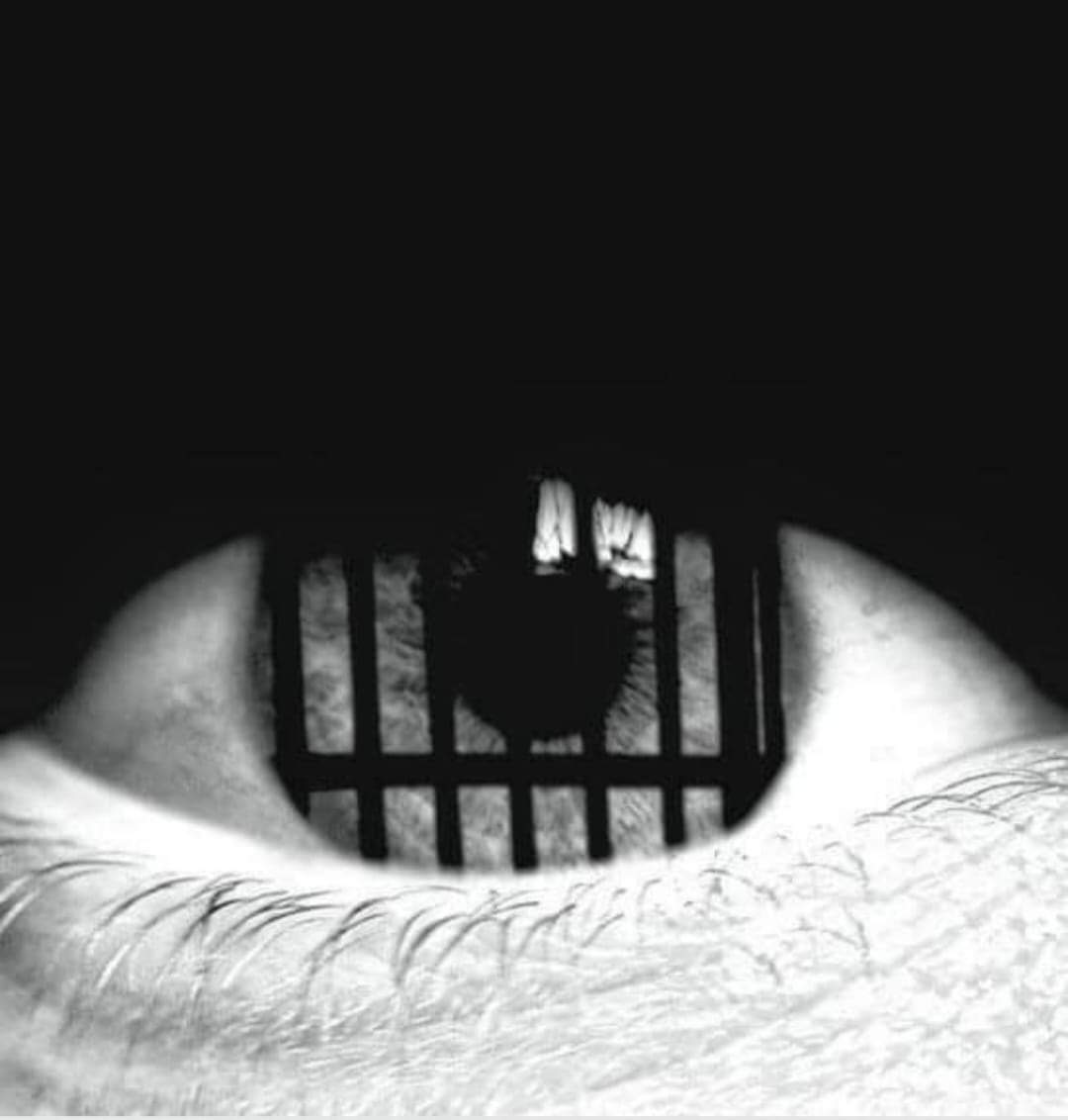 Eka Otarashvili:   პატიმრის ერთი ფანჯარა