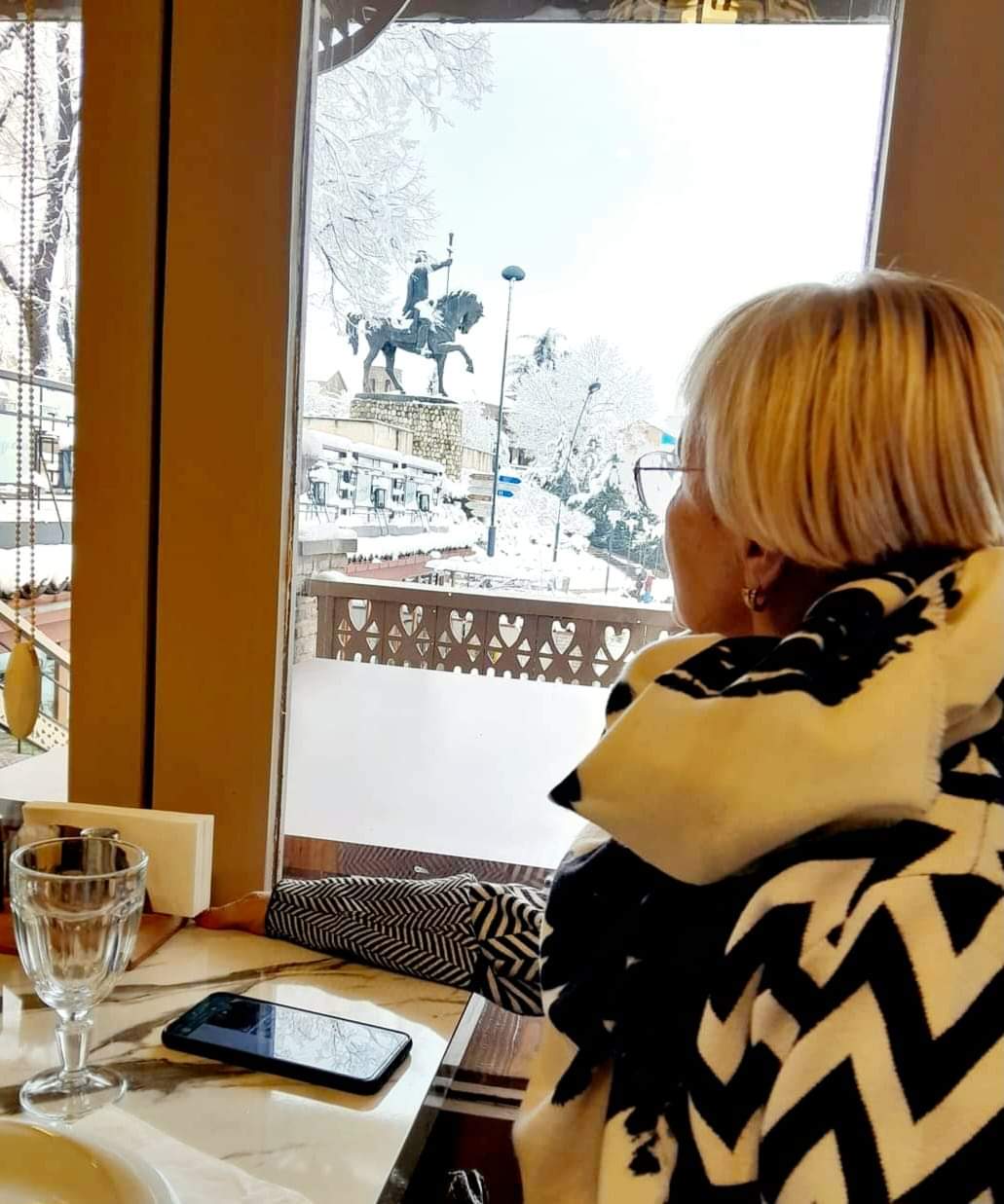 Eka Otarashvili: ახლა, აქვე, ექსპრომტათ