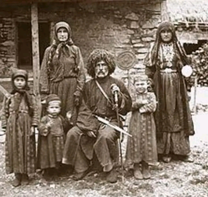 ვაჟა-ფშაველას დაბადების დღეა დღეს