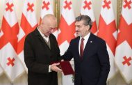 Fehmi Uzal Ustiaşvili: Gürcistan kültür sanat alanında üstün başarı Devlet Ödülü Dato Mağradze'nin!