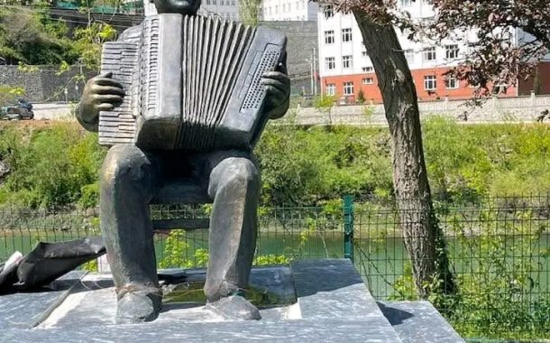 Sami Özcalik: BORÇKA’YA ÇOK YAKIŞTI..