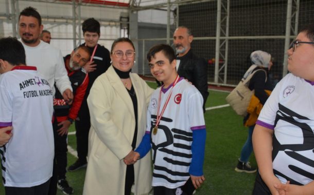 PEPELA ( პეპელა ) İYİLİK İÇİN UÇTU