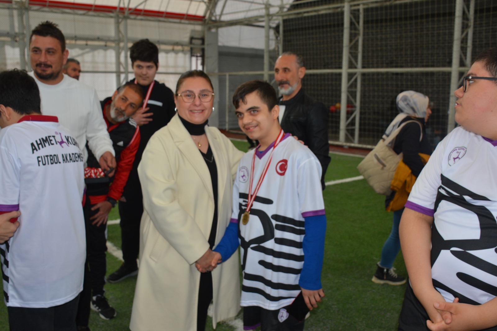 PEPELA ( პეპელა ) İYİLİK İÇİN UÇTU