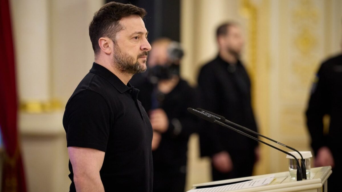 Zelensky: Seçimler Ukrayna’yı parçalayacak bir tsunamiye dönüşebilir