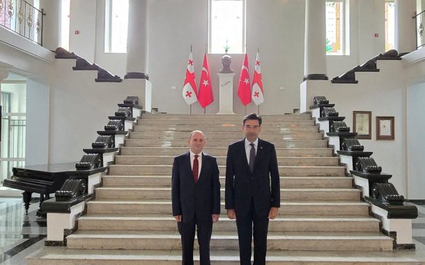 Gürcistan Büyükelçisi Mustafa  Türker Ari Batum Başkankosolosluk görevine başlayan Yaşar Ergün ile görüştü